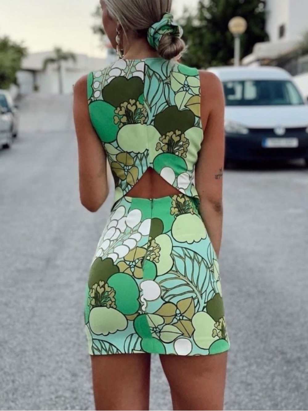 FINAL PRICE! Zara Floral Pattern Dress - Picture 2 of 8